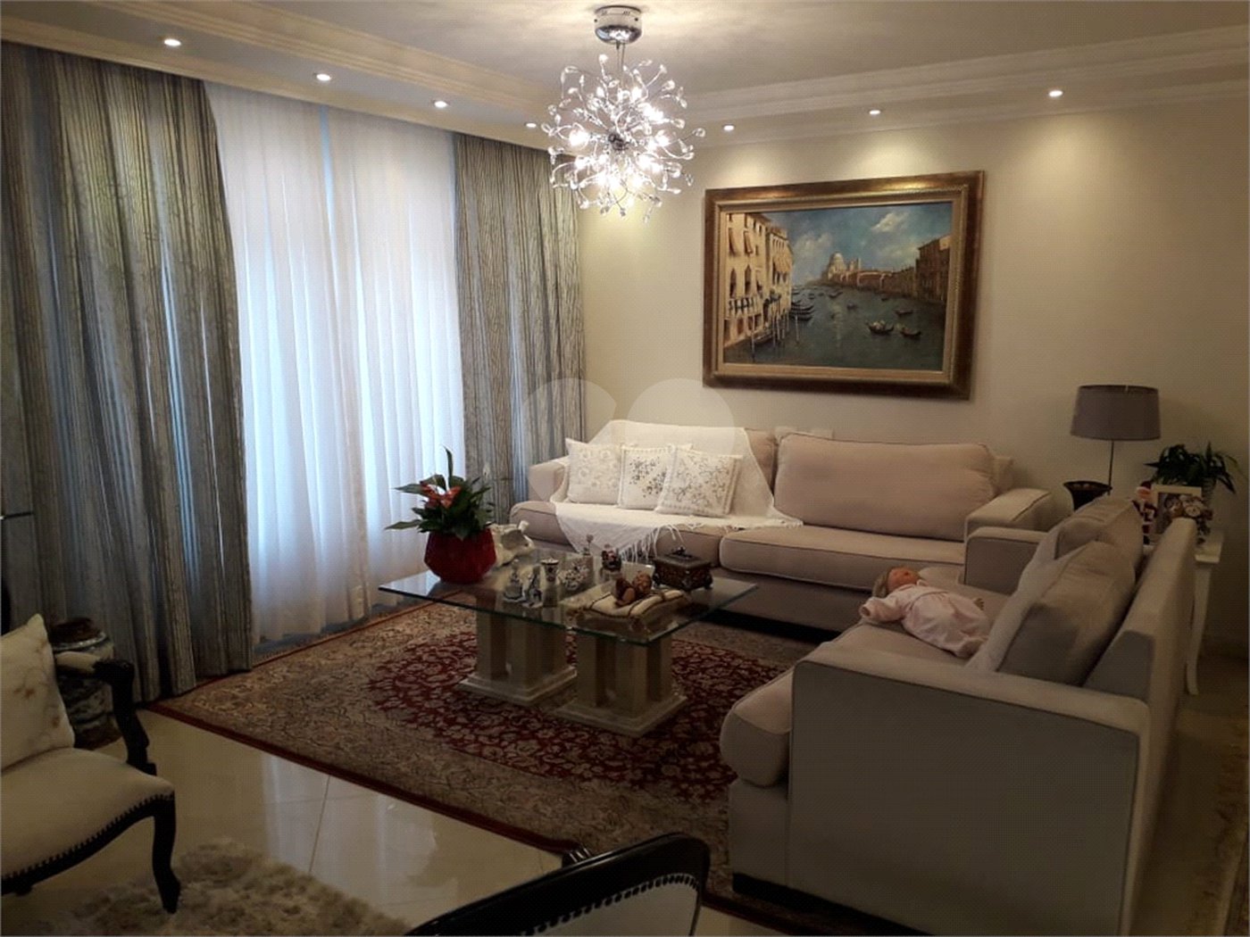 Sobrado à venda com 4 quartos, sendo 1 suíte, em Tremembé, São Paulo, SP