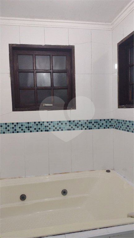 Sobrado à venda com 3 quartos, sendo 2 suítes,  em Vila Suissa, Mogi das Cruzes, SP