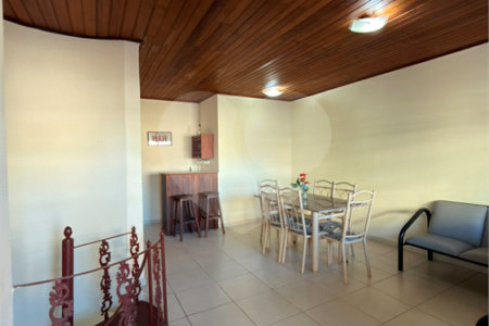Cobertura à venda com 4 quartos, sendo 2 suítes,  em Braga, Cabo Frio, RJ