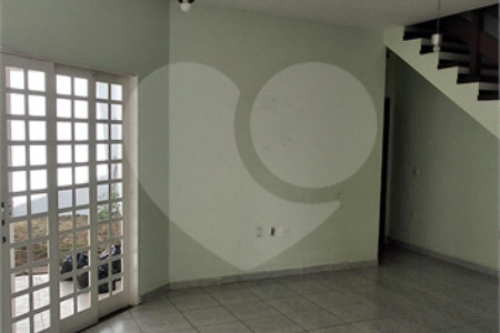 Sobrado à venda com 4 quartos, sendo 1 suíte, em Portal das Acácias, Indaiatuba, SP