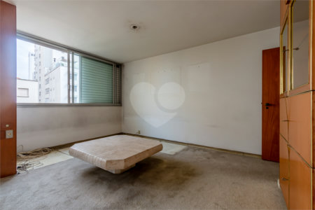 Apartamento à venda com 3 quartos, sendo 1 suíte, em Santa Cecília, São Paulo, SP