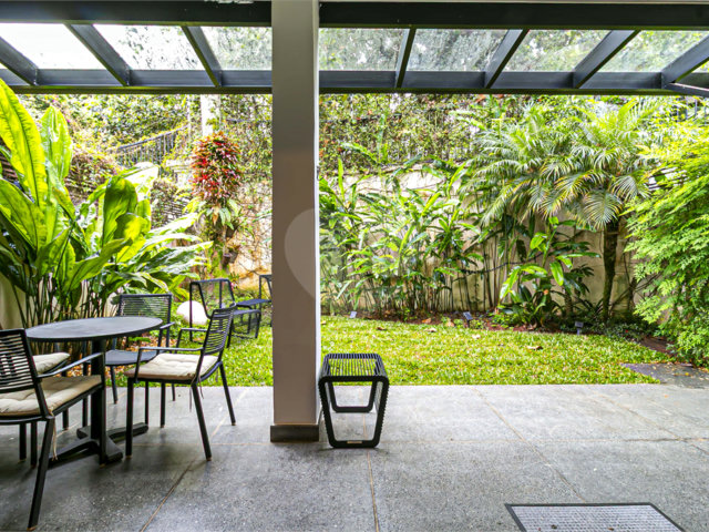 Casa à venda ou para alugar com 3 suítes no condomínio Palm Hill, São Paulo - SP