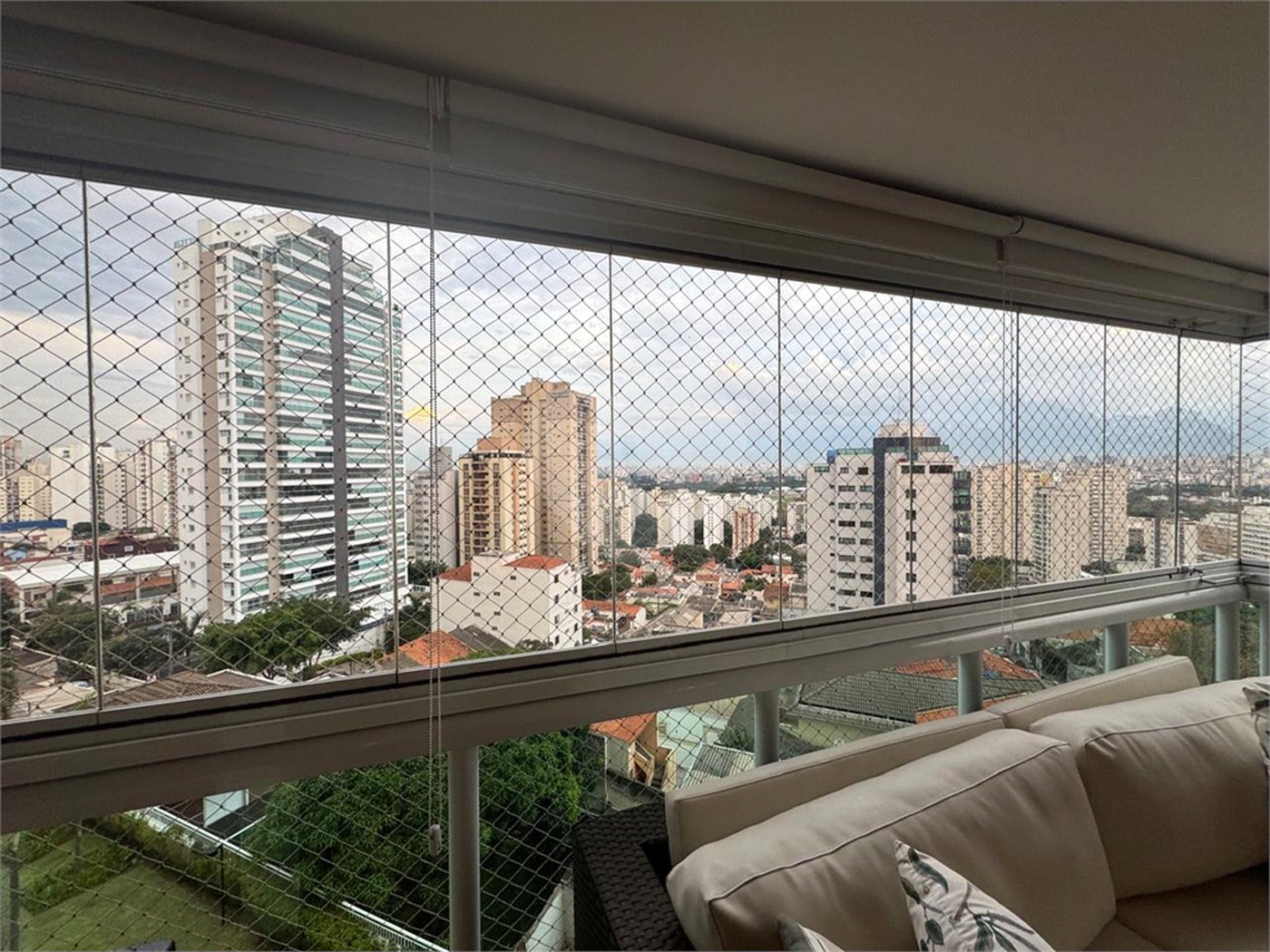 Apartamento à venda com 3 suítes em Santa Teresinha, São Paulo, SP