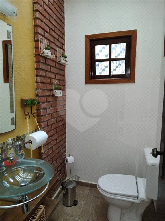 Sobrado à venda com 4 quartos, sendo 1 suíte, em Horto, São Paulo, SP