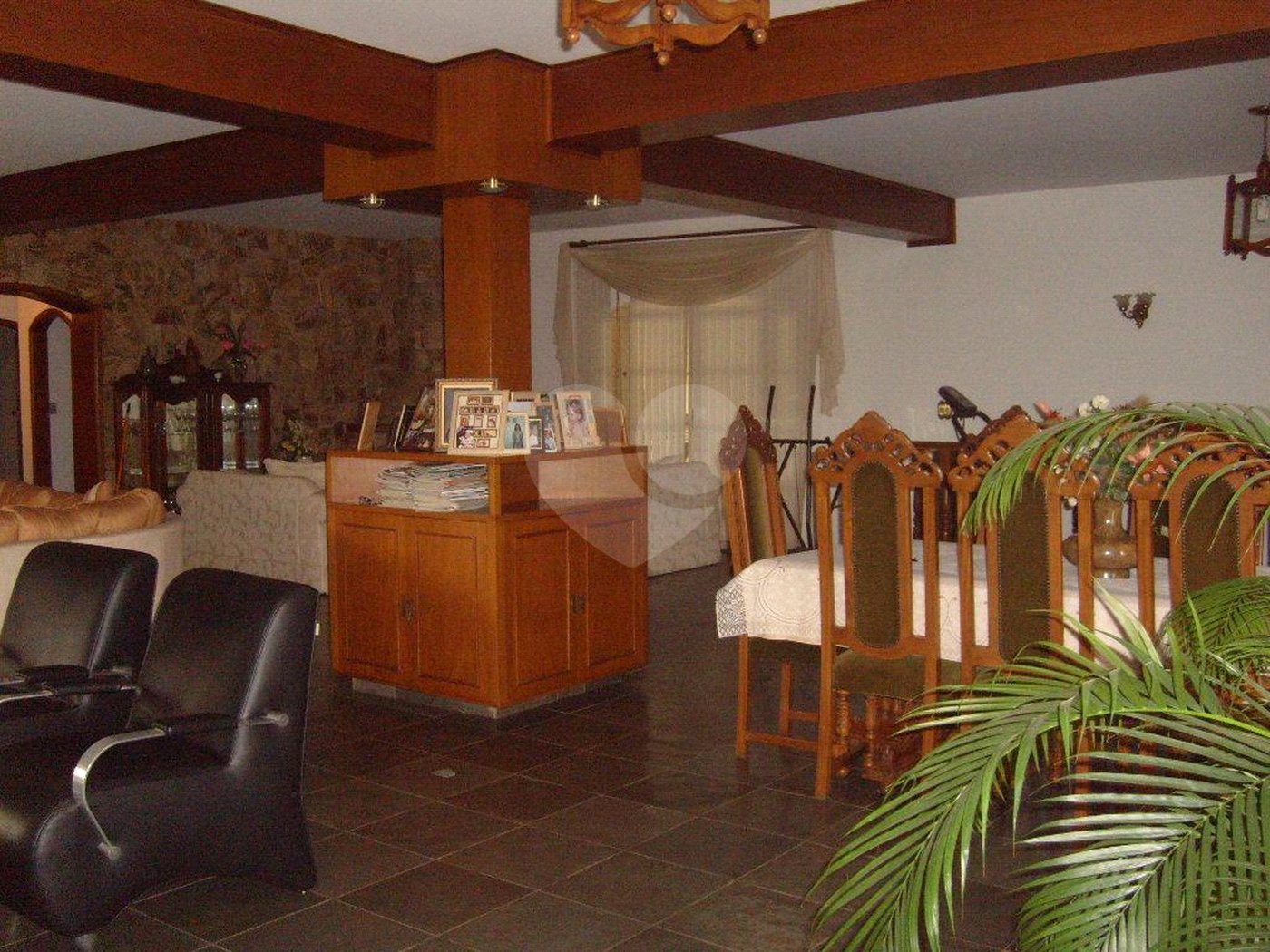 Casa à venda ou para alugar com 4 quartos, sendo 2 suítes,  no Centro, Vinhedo, SP