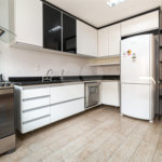 Casa à venda com 4 quartos, sendo 2 suítes, no condomínio Vila das Andorinhas, São Paulo - SP