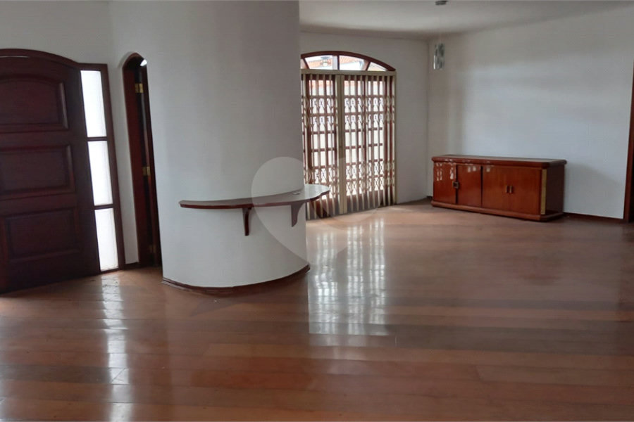 Sobrado à venda com 3 quartos, sendo 1 suíte, em Horto, São Paulo, SP