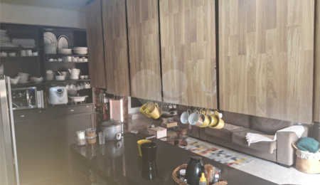 Sobrado à venda com 4 suítes em Vila Portuguesa, São Paulo, SP