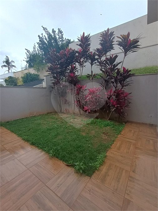 Casa para alugar com 3 quartos, sendo 1 suíte, no condomínio Recanto dos Paturis, Vinhedo - SP