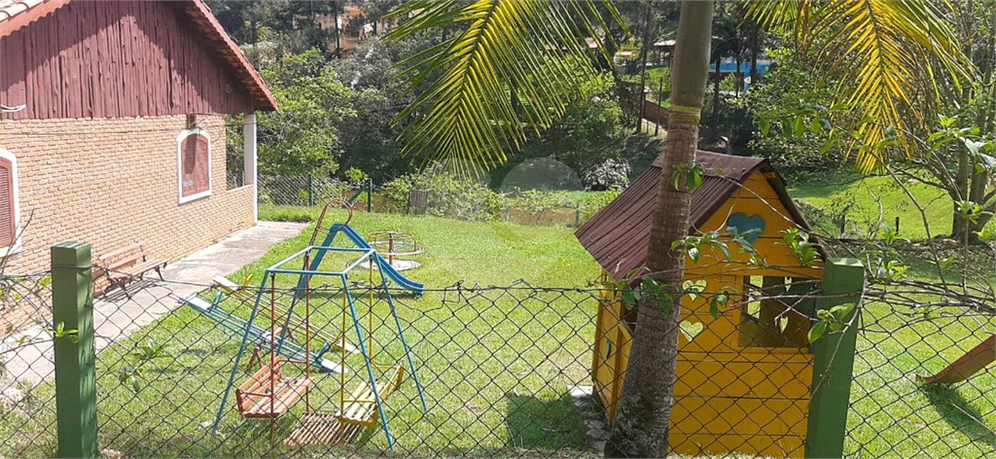 Sobrado à venda com 4 quartos, sendo 2 suítes, em Serra da Cantareira, Mairiporã, SP