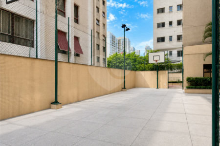 Apartamento de 184 m² em andar alto com 4 dormitórios e 3 vagas em Perdizes