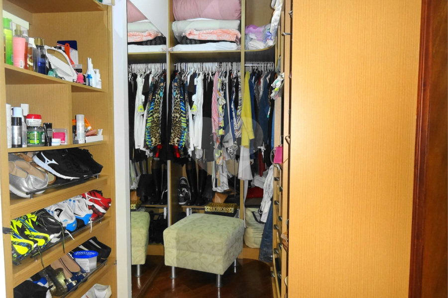 Sobrado à venda com 4 quartos, sendo 2 suítes, em Horto, São Paulo, SP