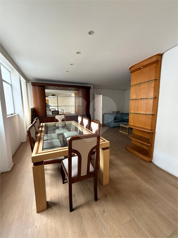 Apartamento à venda com 3 quartos, sendo 1 suíte, em Santa Cecília, São Paulo, SP