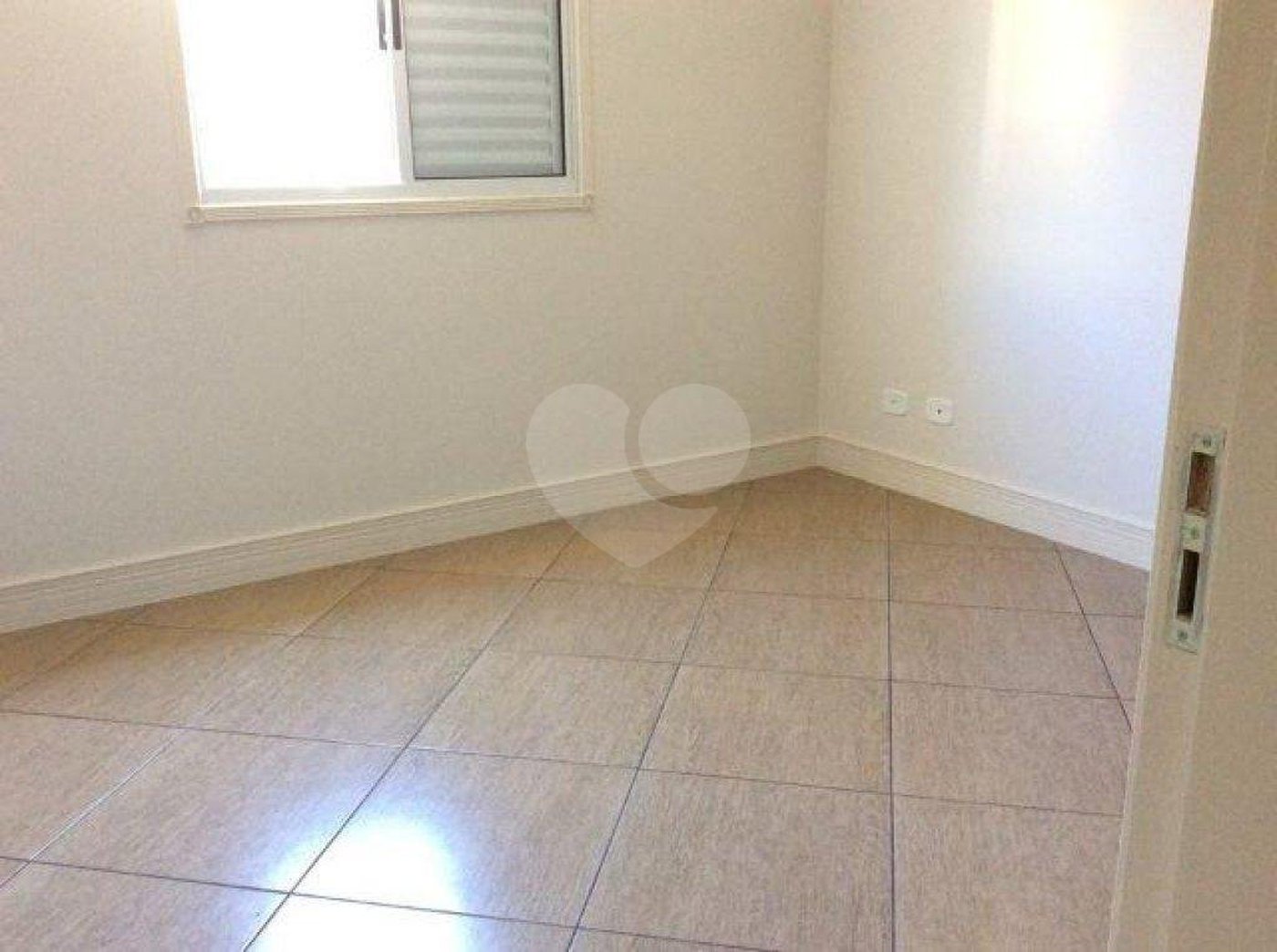 Casa à venda com 2 quartos, sendo 1 suíte, no condomínio Residencial Vila da Serra, São Paulo - SP