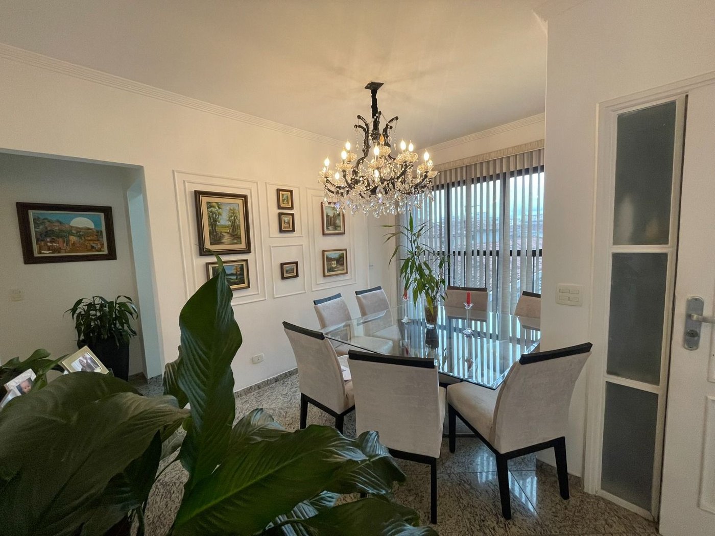 Apartamento 3 dormitórios com 2 suítes, 2 vagas demarcadas, no Embaré, Santos