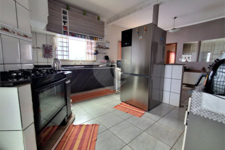 Casa à venda com 3 quartos, sendo 1 suíte, em Parque Residencial Cândido Portinari, Ribeirão Preto, SP