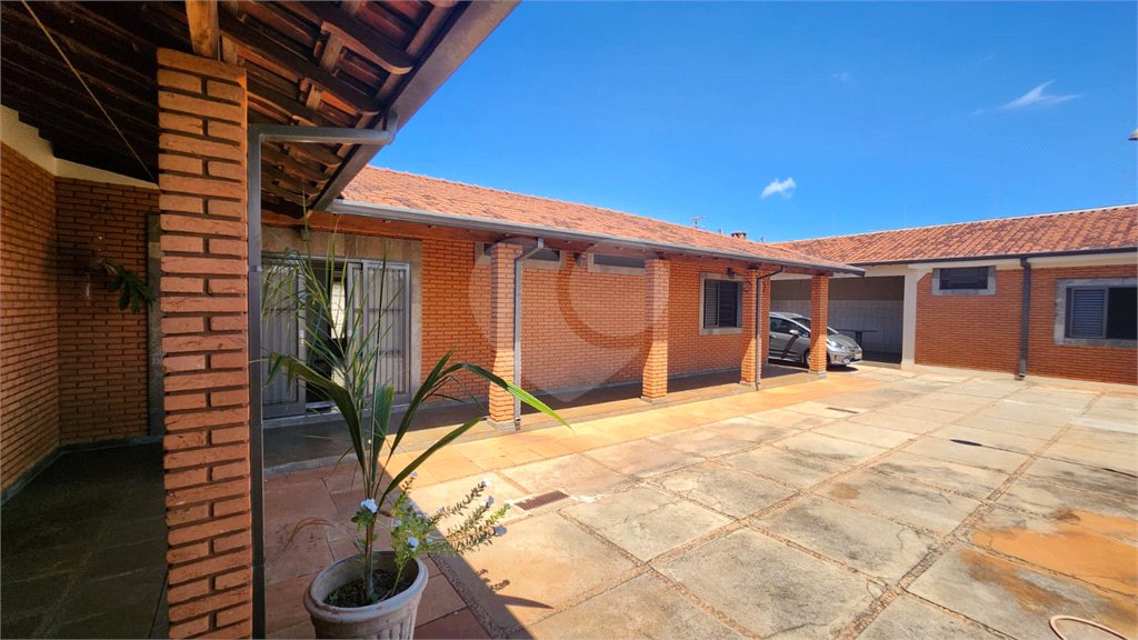 Casa à venda com 3 quartos, sendo 2 suítes, em Jardim Europa (vila Xavier), Araraquara, SP