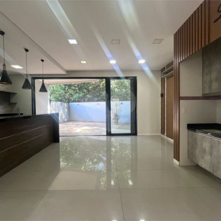 Casa à venda com 3 quartos, sendo 1 suíte, no condomínio Jardim Guarujá, Salto - SP