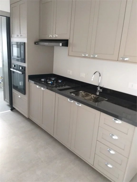 Apartamento à venda com 2 suítes em Lapa, São Paulo, SP