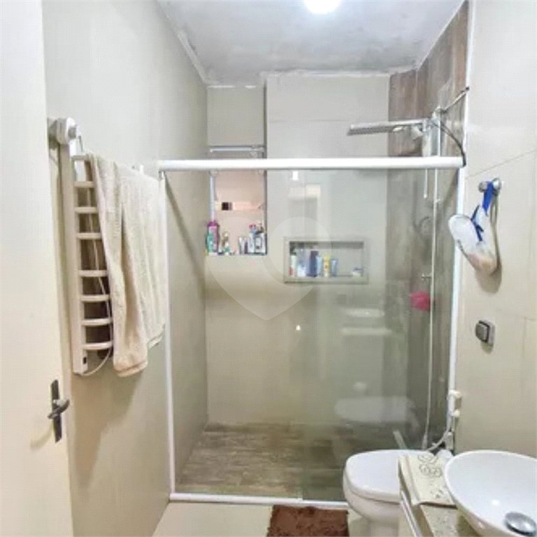 Apartamento á venda de 108m2 no Cond. Edifício Silvia a 350 metros da estação do metro Ana Rosa (linha azul e verde).