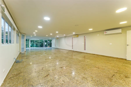 Prédio inteiro comercial á venda e locação na Vila Leopoldina.