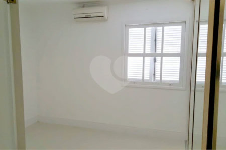 Casa de vila para venda e locação na região da Mooca