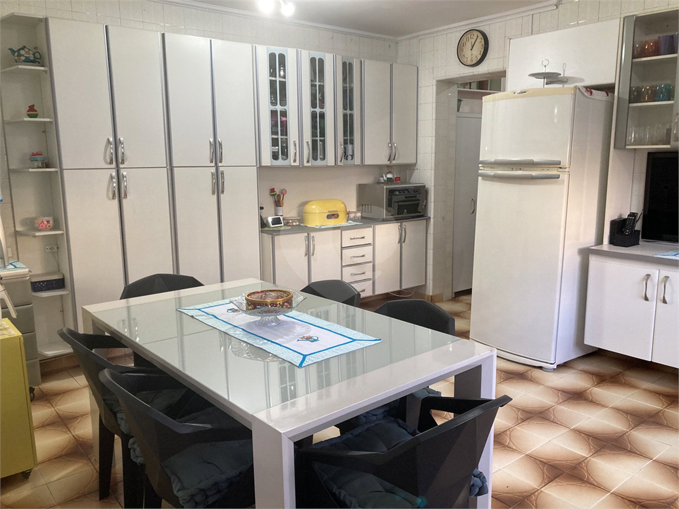 Casa com 4 dormitórios na Saúde.