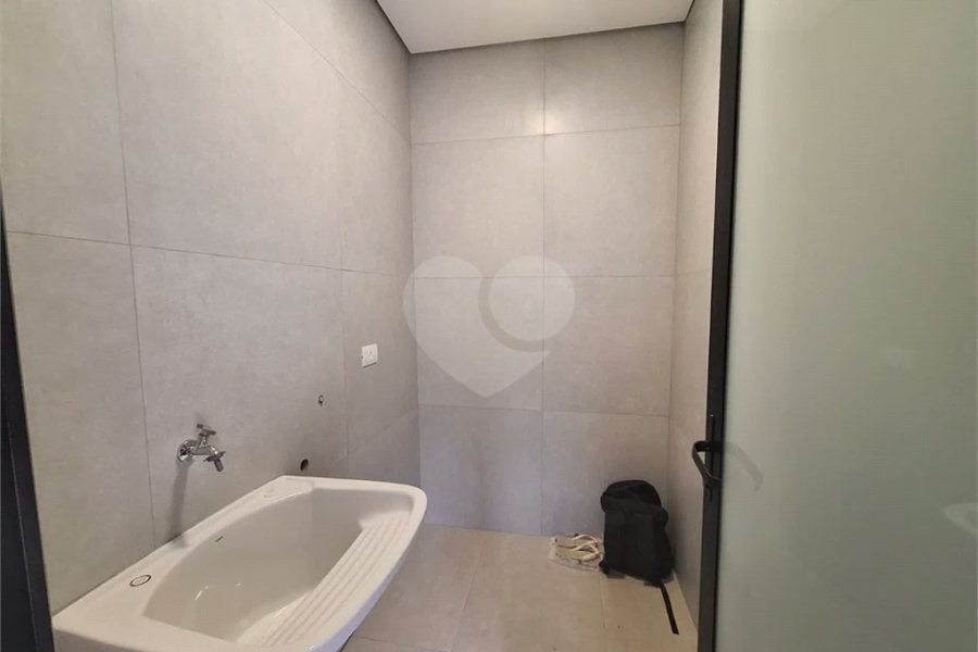 Casa NOVA com 03 suítes , piscina e condomínio com lazer completo!