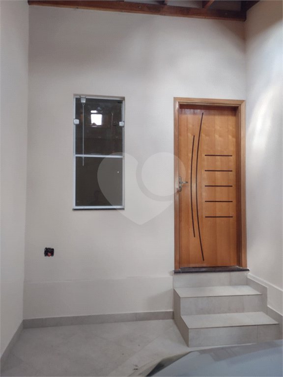 Casa Térrea com 3 dormitórios, sendo 1 suíte.