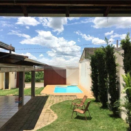Casa com piscina