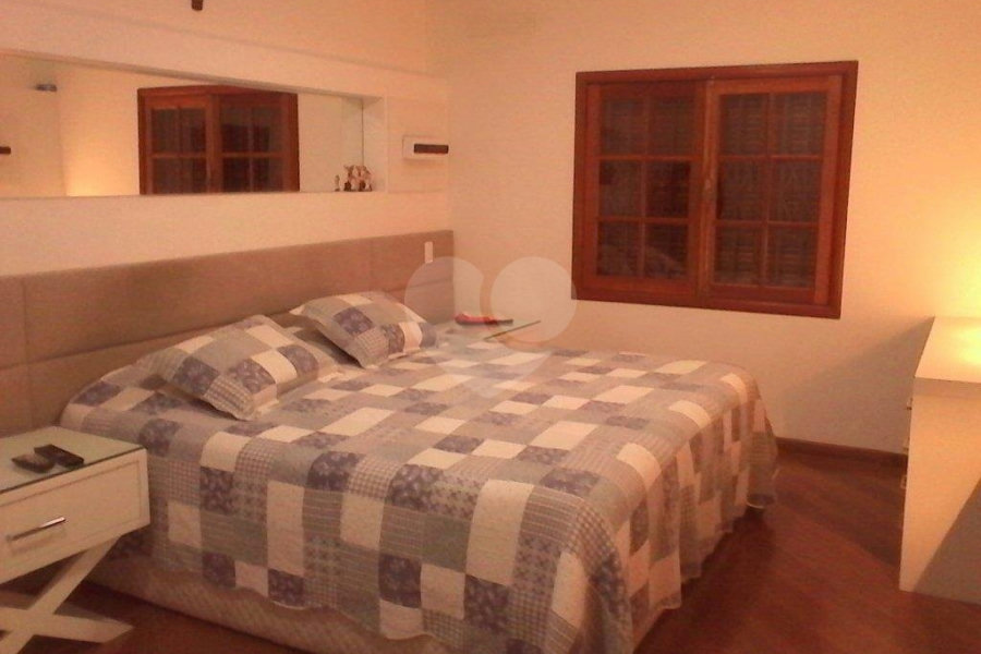 CASA TÉRREA ASSOBRADADA A VENDA NO TREMEMBÉ - 4 DORMS (2 SUÍTES), CHURRASQUEIRA E 4 VAGAS DE GARAGEM