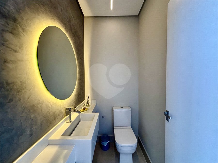 Indaiatuba - Sp - Condominio Maria Candida - R$ 2.250.000,00 - 3 suítes, sendo 1 master com closet e banheiro com duas cubas e dois chuveiros - Escritório - Piscina em Alvenaria aquecida e Hidro com Iluminação - Ar Condicionado instalado em todos os quartos, escritorio, sala e area gourmet