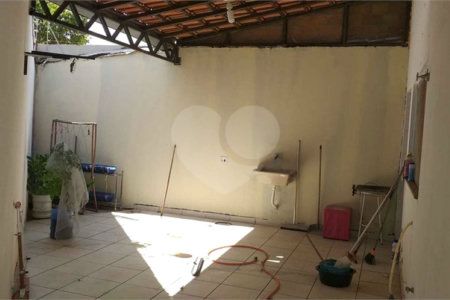 Casa térrea para venda em Araraquara/SP.