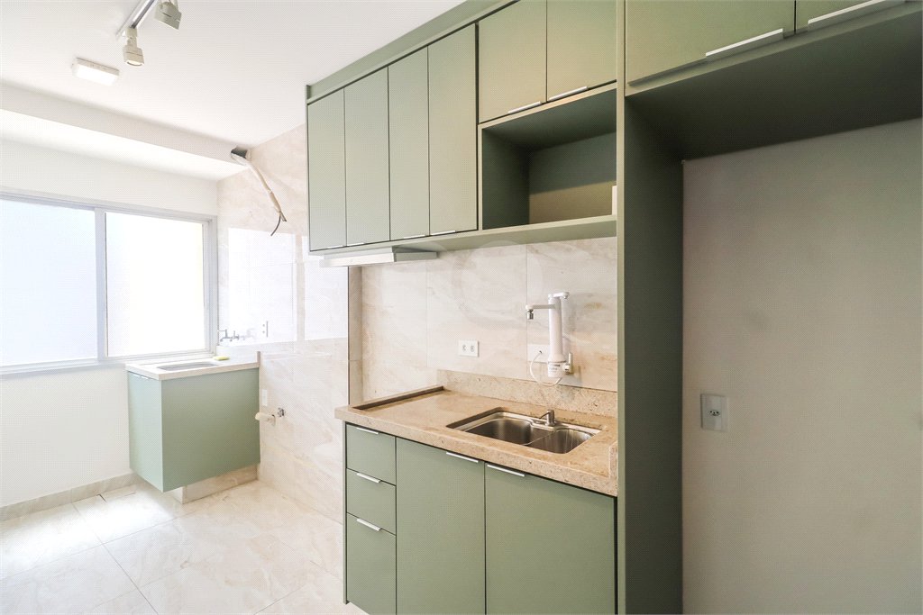 Apartamento 1 Dormitório à Venda na Rua Frei Caneca