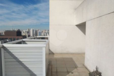Conjunto comercial duplex à venda na Aclimação. Andar inteiro, puro charme!