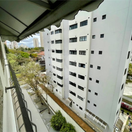 Apartamento com 3 dormitórios e 1 vaga fixa, em região tranquila perto da Av. Washingtonís e de diversos serviços. Ideal para quem quer morar bem e com comodidade.