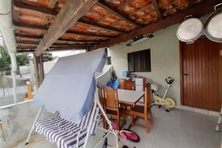 Vende-se: Sobrado no Cursino/Ipiranga, 2 Quartos, 2 Salas, 8 vagas de garagem!