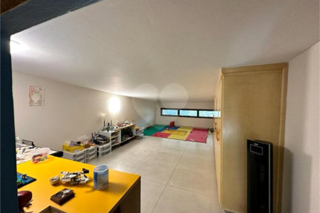 Sobrado com 5 dorm. sendo 2 suites