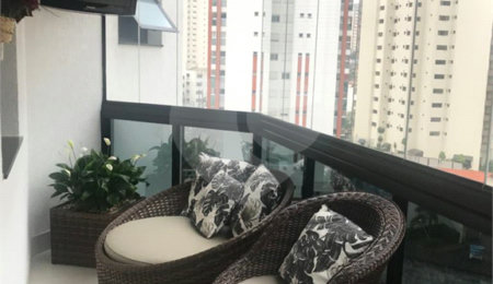 Apartamento à venda com 3 suítes em Vila Regente Feijó, São Paulo, SP