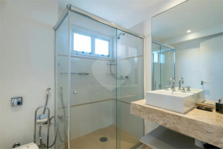Apartamento à venda com 3 quartos, sendo 1 suíte, em Itaim Bibi, São Paulo, SP