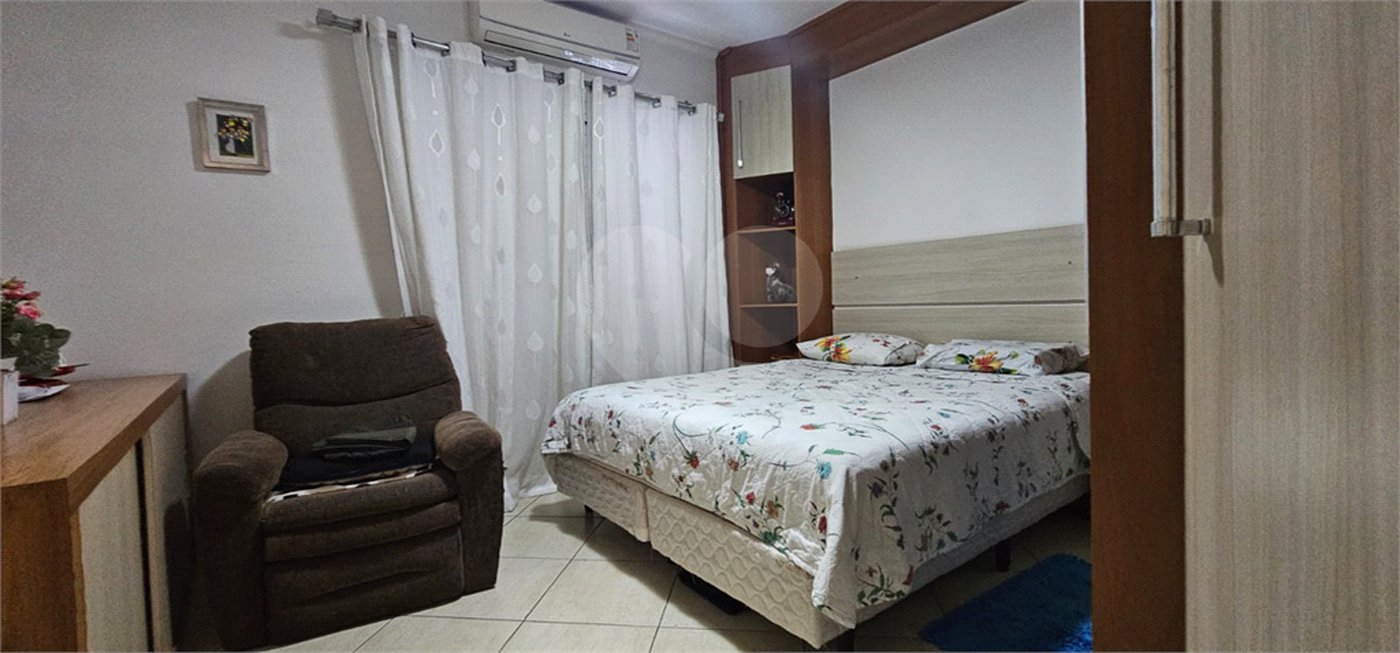 Sobrado à venda com 3 quartos, sendo 1 suíte,  em Vila Regente Feijó, São Paulo, SP