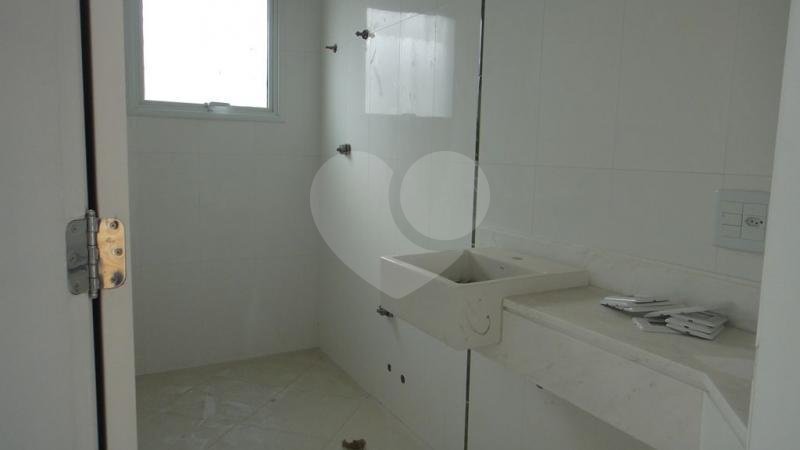Casa à venda com 3 suítes no condomínio Villa Castanheira, São Paulo - SP