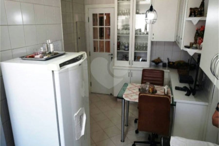 Apartamento à venda com 3 quartos, sendo 1 suíte, em Paraíso do Morumbi, São Paulo, SP