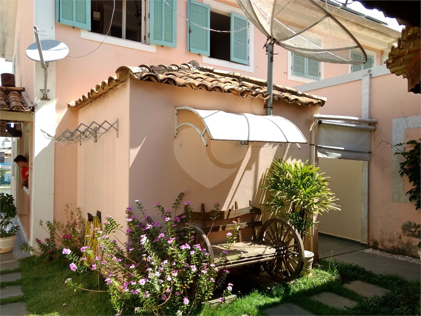 Casa à venda com 3 quartos, sendo 1 suíte, no condomínio Villaggio Dei Fiori, Louveira - SP