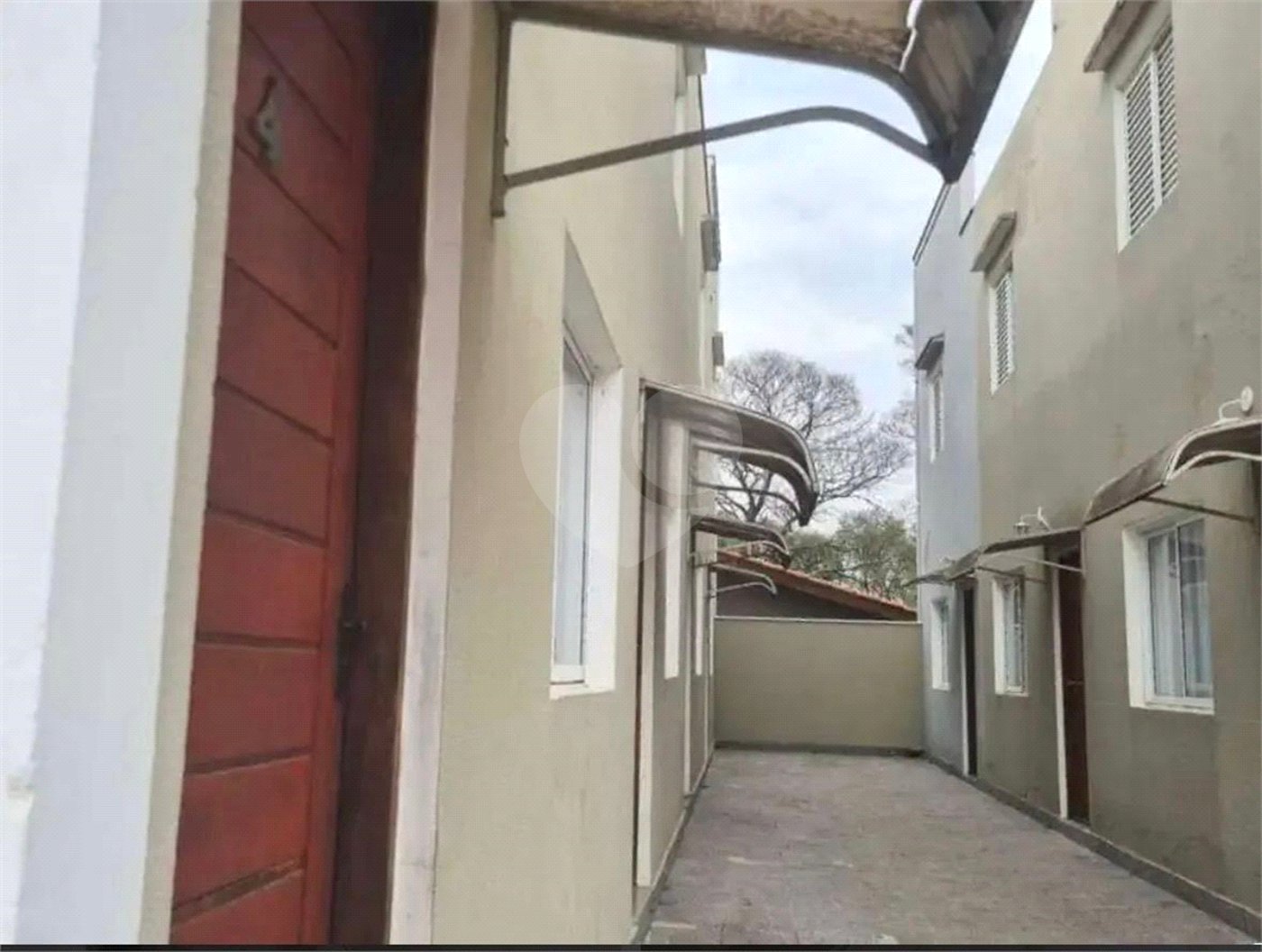 Casa à venda com 2 quartos no condomínio Karolyne, Votorantim - SP