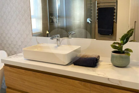 Apartamento de 224m² com 4 dormitórios, 3 suítes, 4 vagas de garagem e deposito