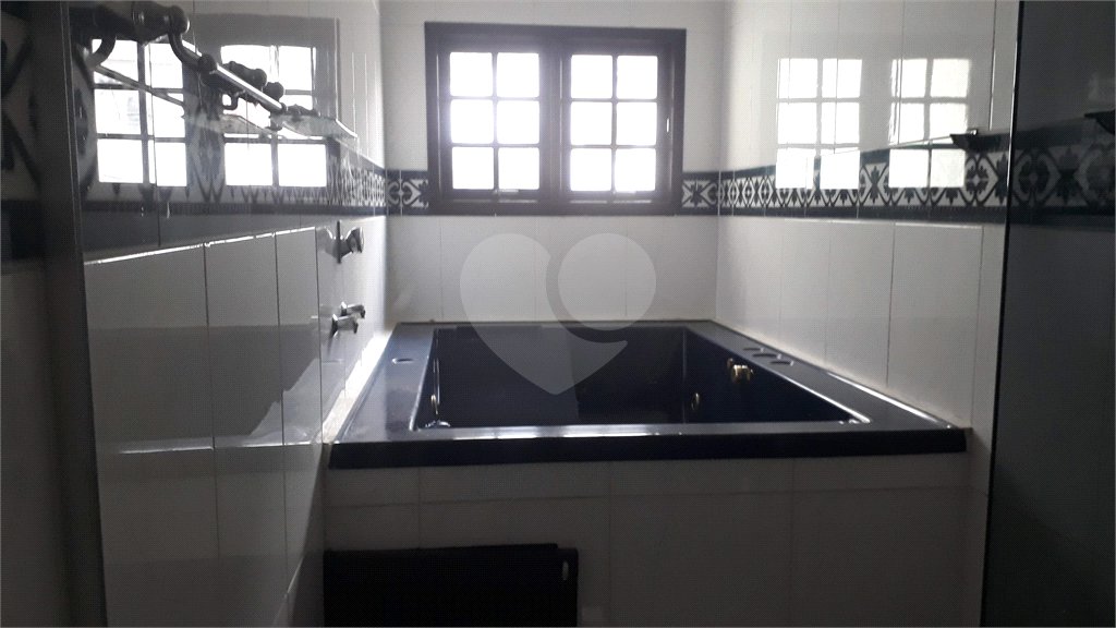 Sobrado à venda com 4 quartos, sendo 1 suíte, em Vila Nova Cachoeirinha, São Paulo, SP
