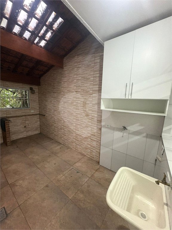 Casa à venda com 2 quartos no condomínio Carvalho Lagares, Poá - SP