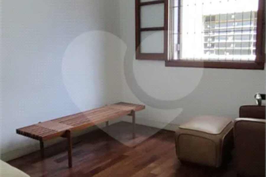 Casa Térrea à venda com 3 quartos, sendo 2 suítes, em Horto, São Paulo, SP