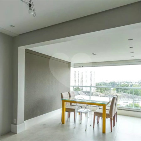 Apartamento à venda com 3 quartos, sendo 1 suíte, em Vila Anastácio, São Paulo, SP